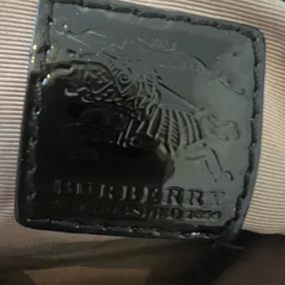 Burberry Black and Cream Shoulder Bag - Picture 13 of 16